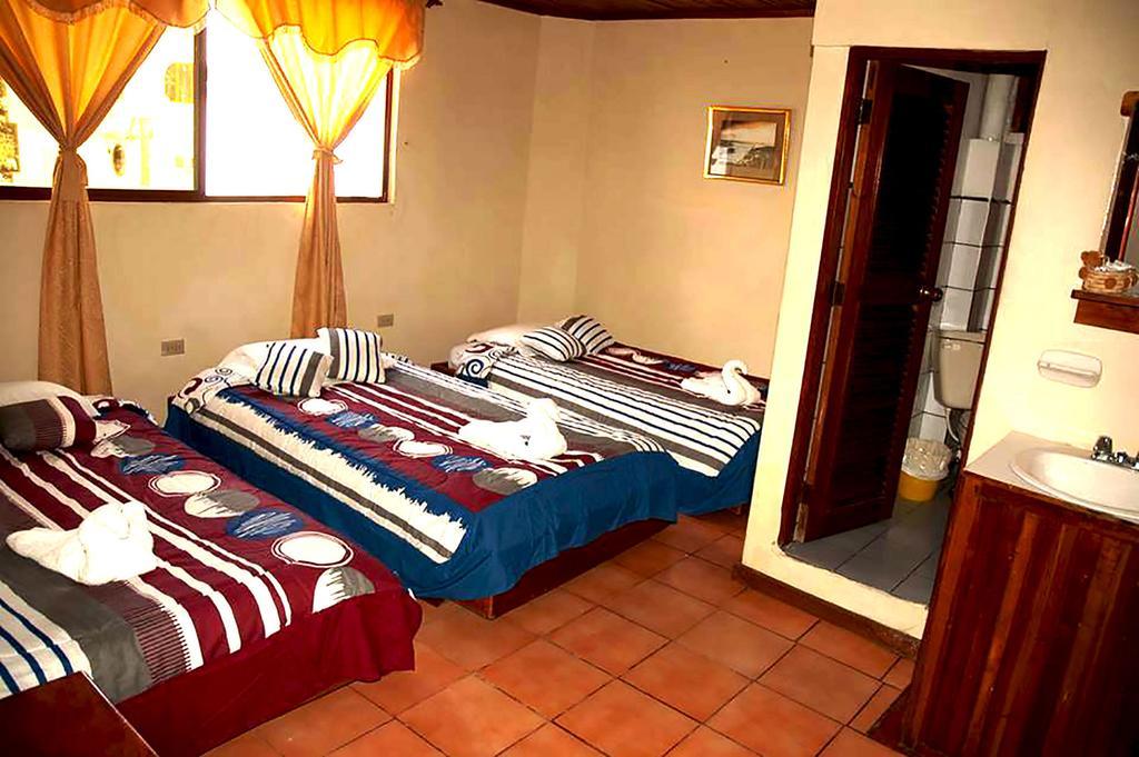 Hostal Castro Galapagos Puerto Ayora  Zimmer foto